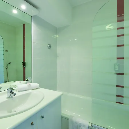 Appart'city Confort - Cote Port 3*