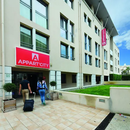 Appart'city Confort - Cote Port 3*
