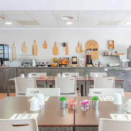 Appart'city Confort - Cote Port 3* La Ciotat