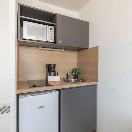 Appart'city Confort - Cote Port 3*