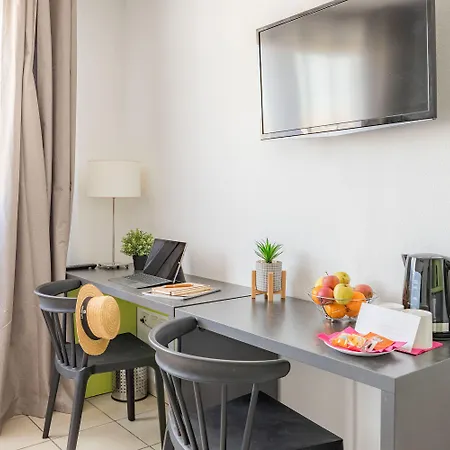 Appart'city Confort - Cote Port 3*