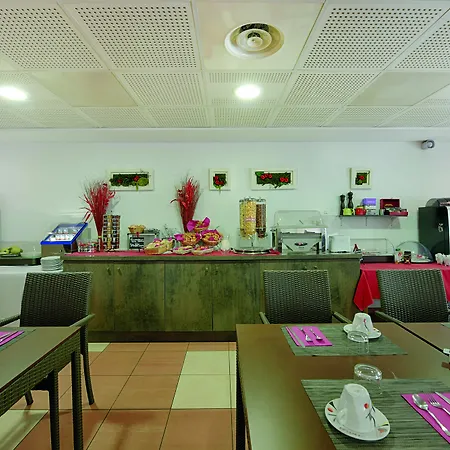 Aparthotel Appart'city Confort - Cote Port 3*