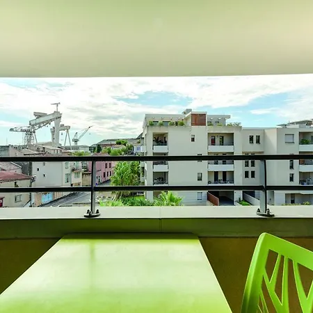 Appart'city Confort - Cote Port Lejlighedshotel