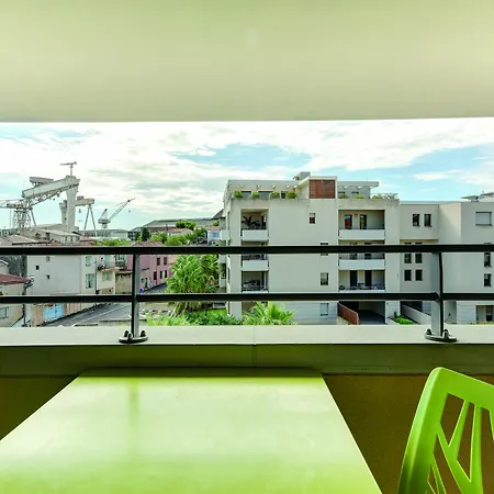 Aparthotel Appart’city Confort – Côté Port
