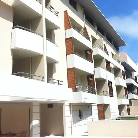 Appart’city Confort – Côté Port Aparthotel 3*