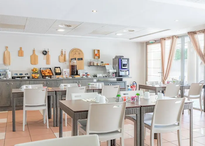 Aparthotel Appart'city Confort - Cote Port 3*